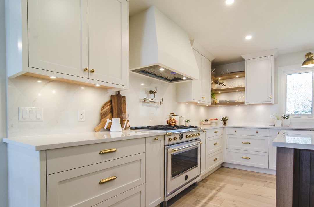Under Cabinet Puck Lights