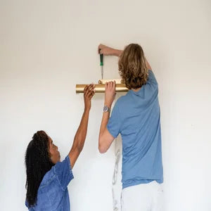 ##Antique Hardware## Holly Plug-In Picture Light