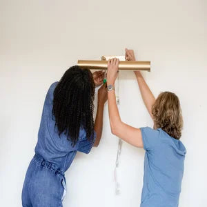 ##Antique Hardware## Holly Plug-In Picture Light