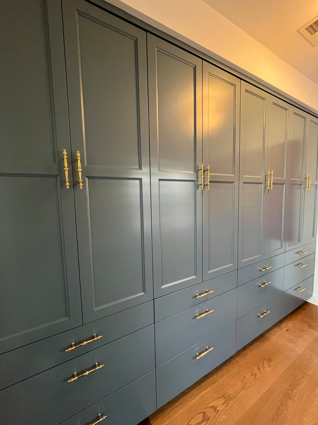 ##Antique Hardware## 6 1/2 Inch Overall (4 Inch c-c) Solid Brass Georgian Pull (Several Finishes Available)