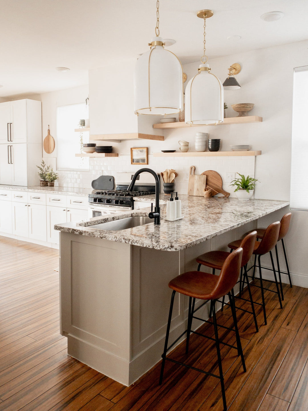 ##Antique Hardware## Eldridge Pendant