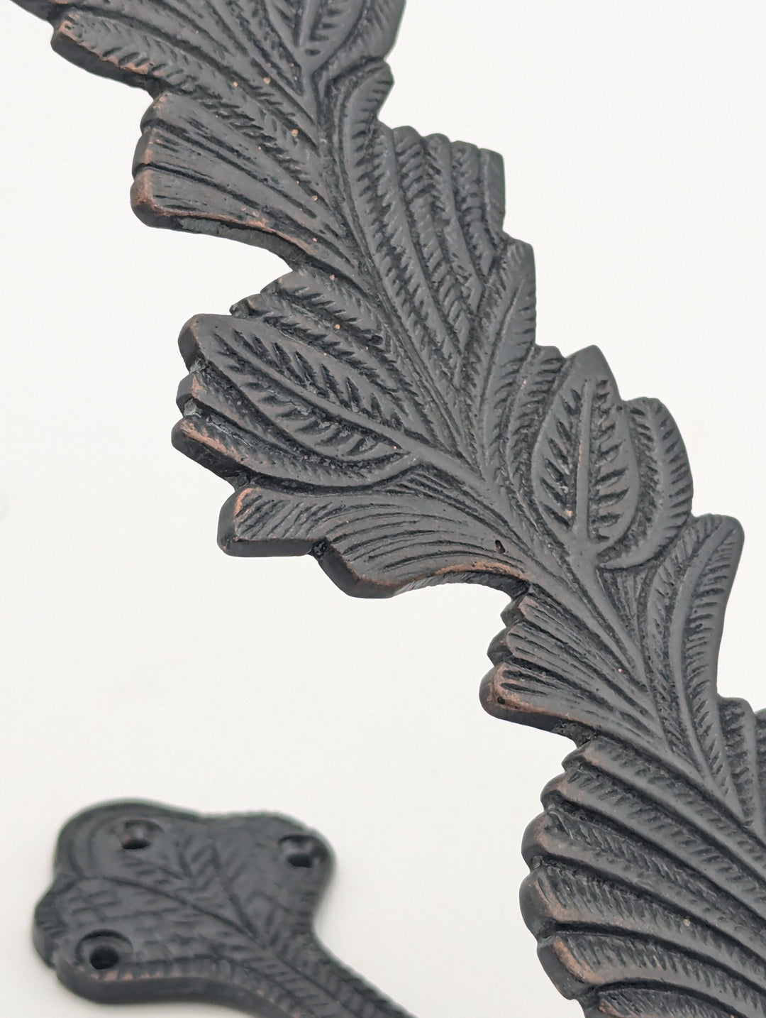 ##Antique Hardware## Open Box Sale Item Large Elongated Leaf Style Curtain and Drapery Hold (Oil Rubbed Bronze