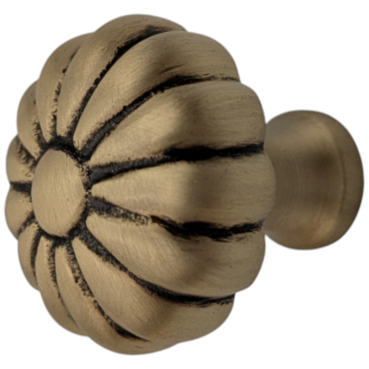 1 3/8 Round Daisy Flower Cabinet & Furniture Knob