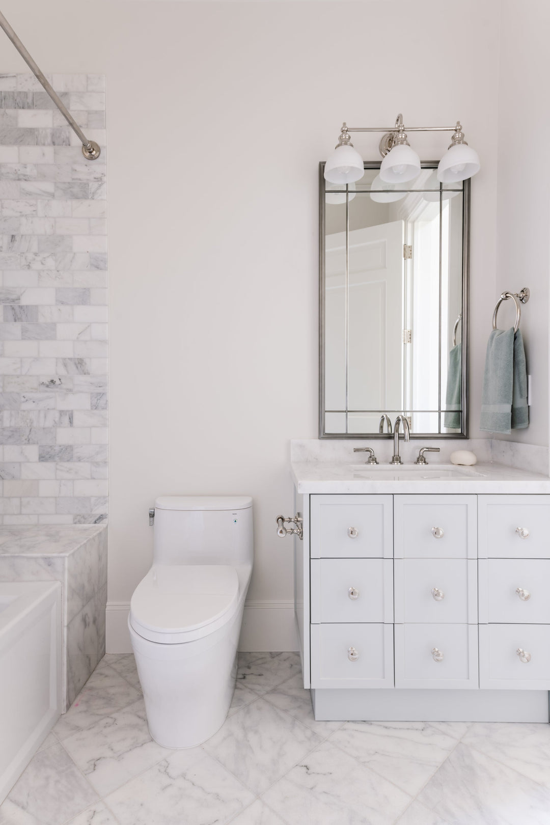 ##Antique Hardware## Sutton Bath and Vanity