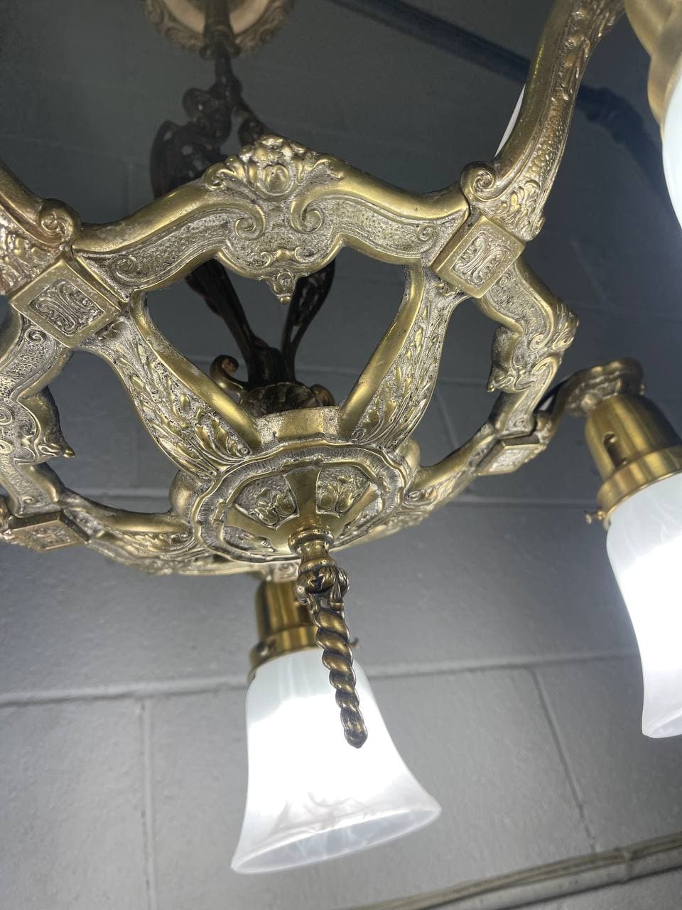 Antique Hardware 26 Inch Theatre Style 5-Light Antique Chandelier Ceiling Light Fixtures